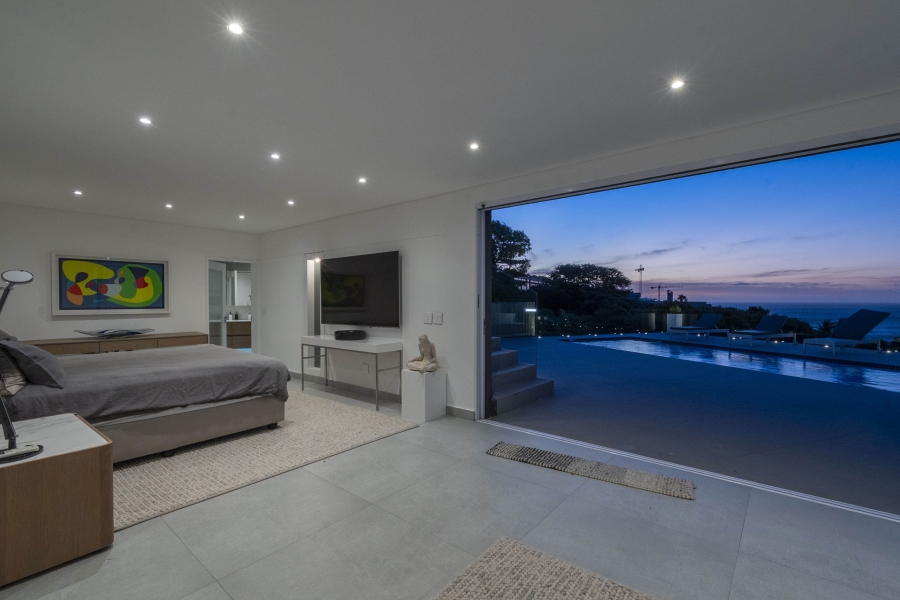 To Let 4 Bedroom Property for Rent in Llandudno Western Cape